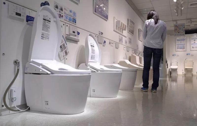 International Bathroom Brand Taken To Court By 17 People After Closing Beijing Factory - Blog - 1