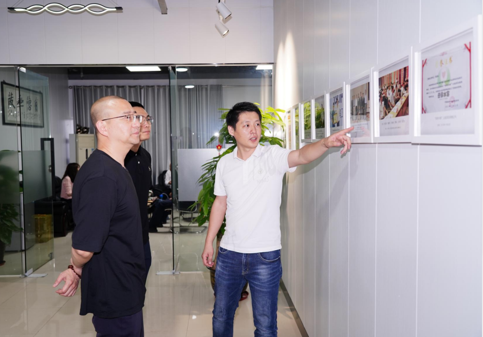 JOMOO Vice President Yan Zhen, Brand Communications Director Lin Danxia Visit Kitchen And Bathroom Information Exchange - Blog - 3