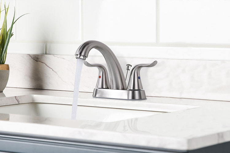 Centerset bathroom faucets